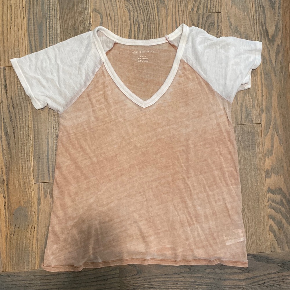 American Eagle Small V-Neck